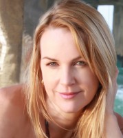 Renee O Connor photo #