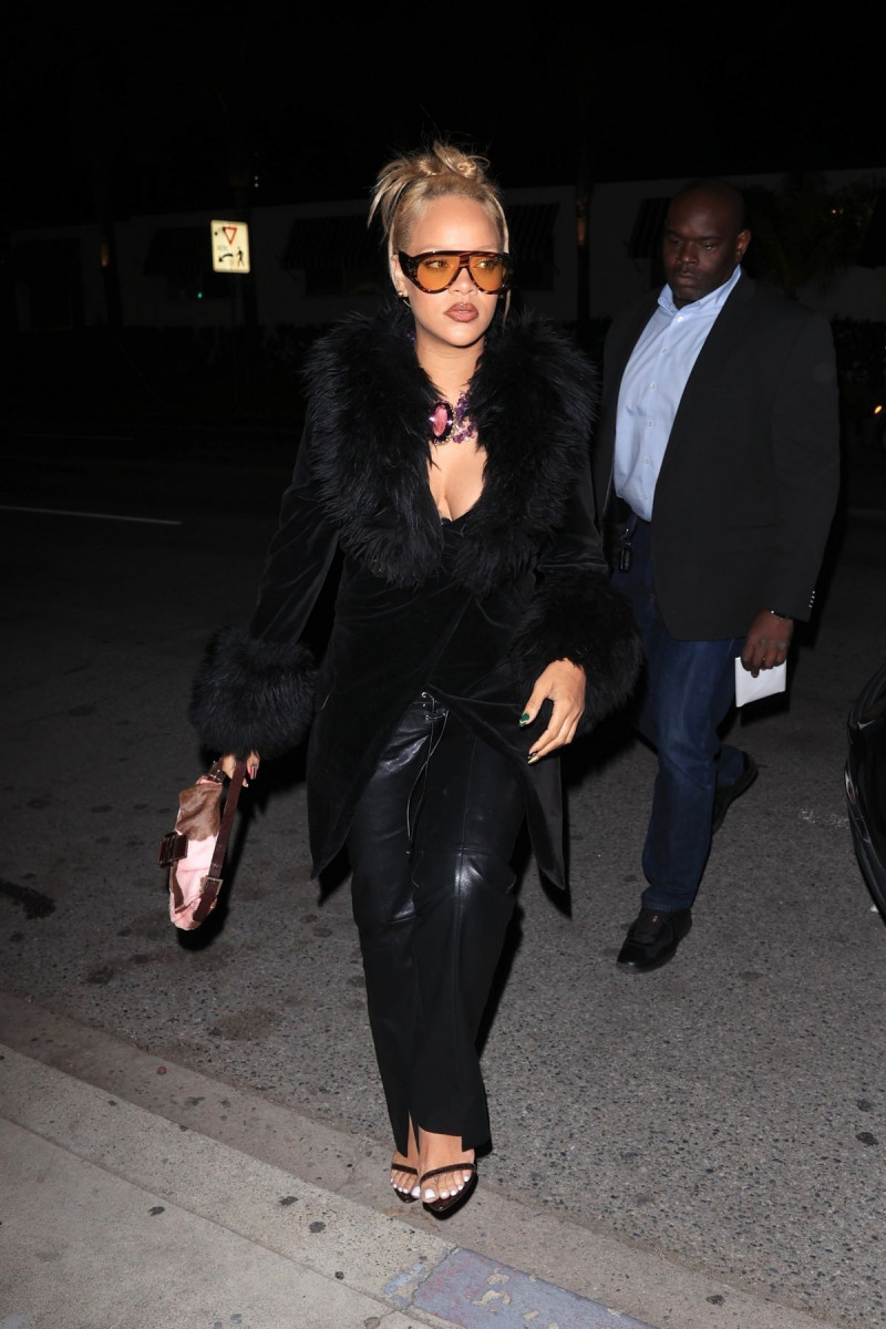 Rihanna: pic #1350125