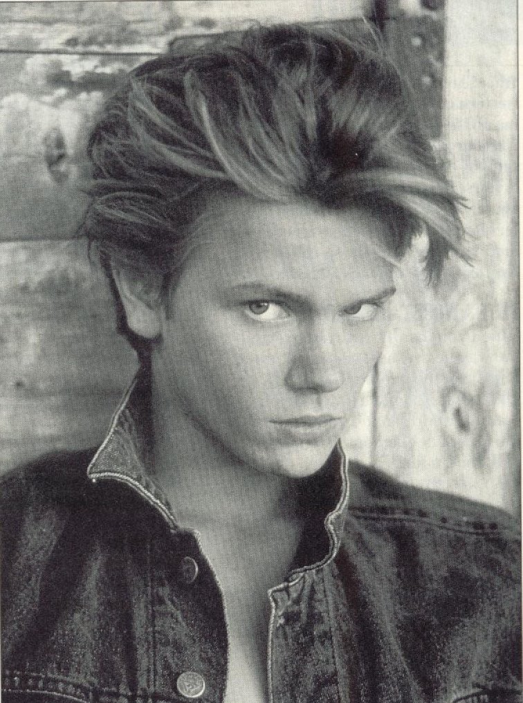 River Phoenix: pic #29087