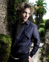 Robert Pattinson photo #