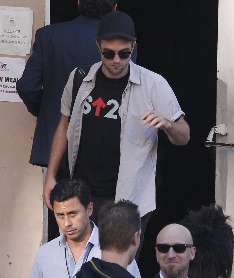 Robert Pattinson: pic #535211