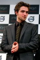 Robert Pattinson photo #