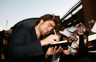 Robert Pattinson photo #