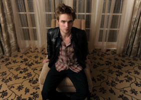 Robert Pattinson photo #