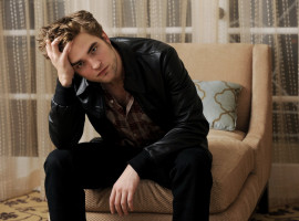 Robert Pattinson photo #
