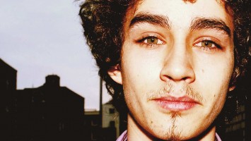 Robert Sheehan photo #