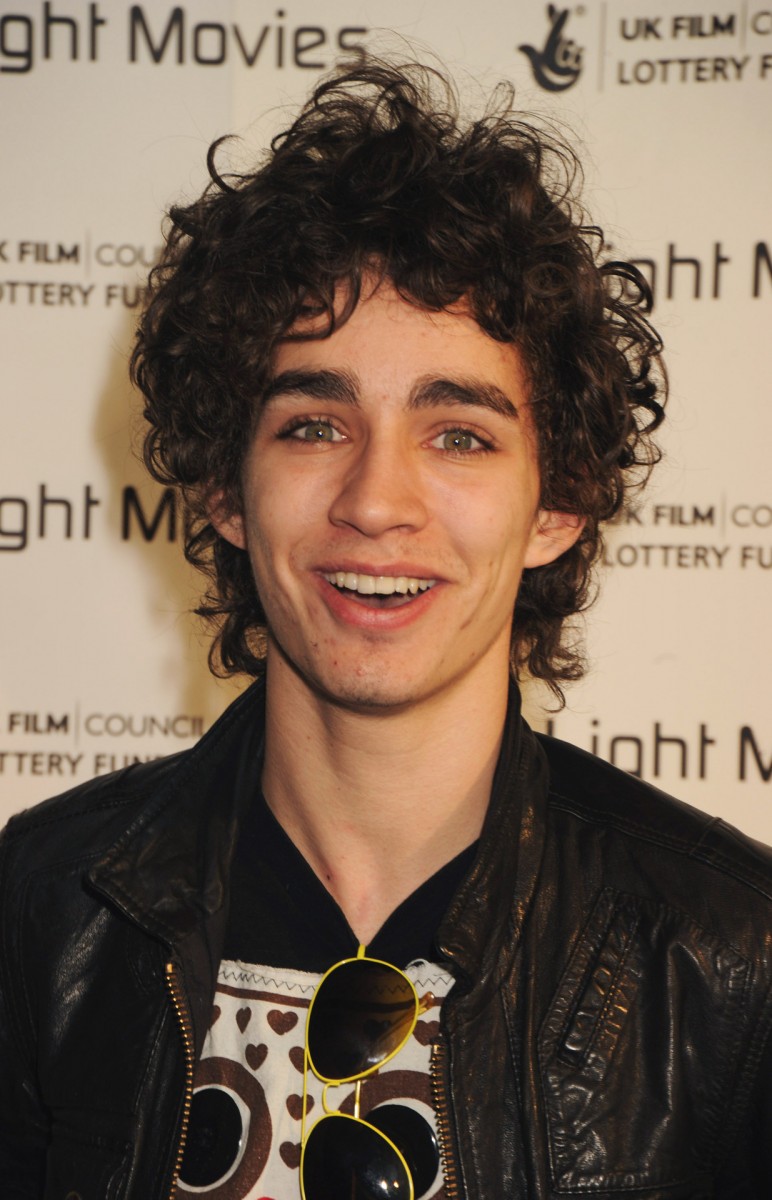 Robert Sheehan: pic #458976