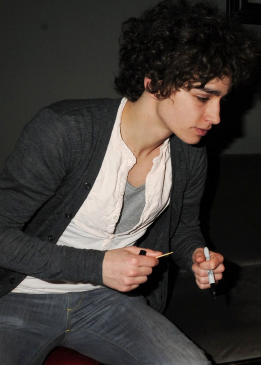 Robert Sheehan: pic #475241