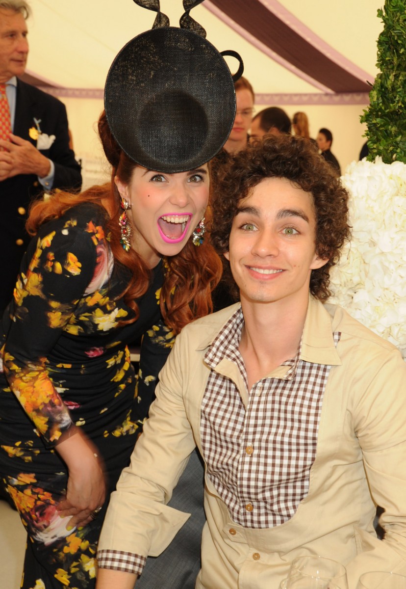 Robert Sheehan: pic #573191