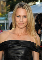 Robin Wright Penn photo #