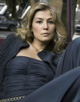 Rosamund Pike photo #