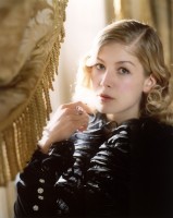 photo 4 in Rosamund Pike gallery [id182671] 2009-09-23