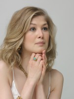 photo 7 in Rosamund Pike gallery [id220653] 2009-12-28