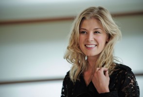photo 9 in Rosamund Pike gallery [id291315] 2010-09-27
