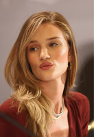 Rosie Huntington-Whitely photo #