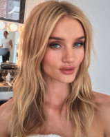 Rosie Huntington-Whitely photo #