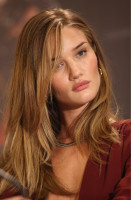 Rosie Huntington-Whitely photo #