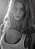 Rosie Huntington-Whitely photo #