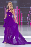 Rosie Huntington-Whitely photo #