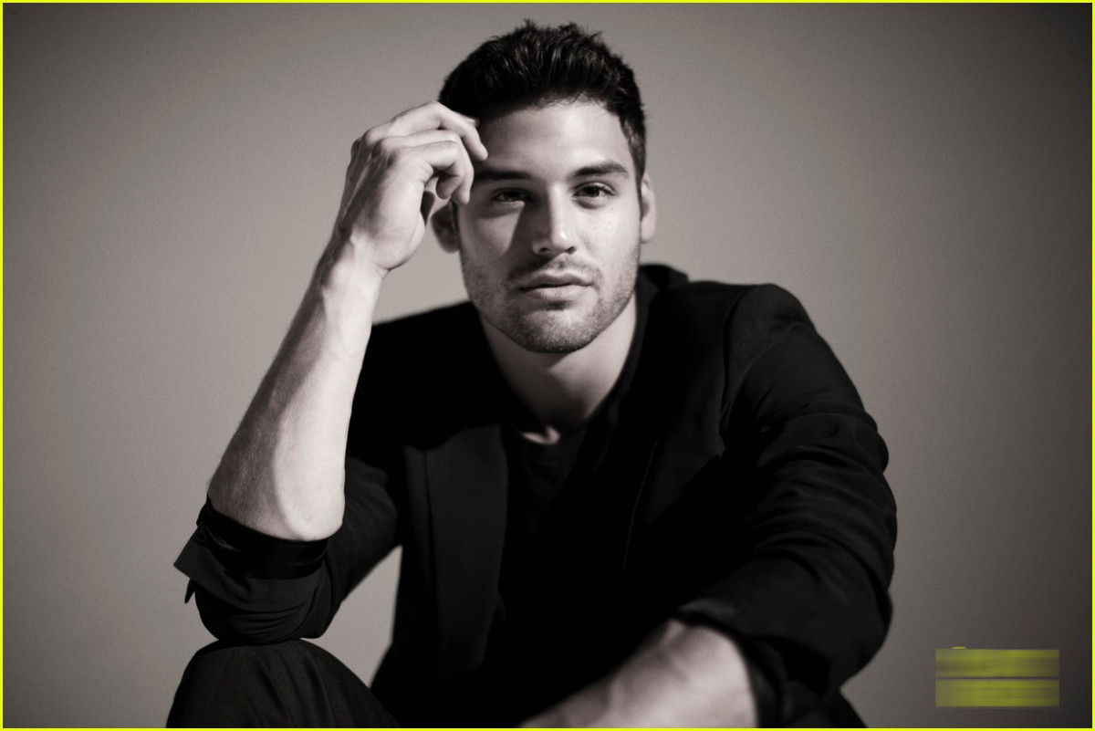 Ryan Guzman: pic #522056