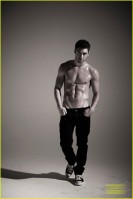 Ryan Guzman photo #