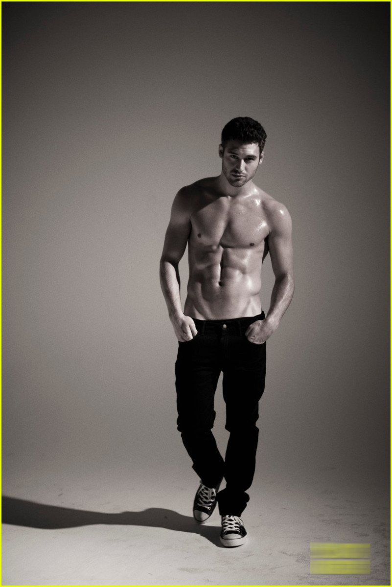 Ryan Guzman: pic #522058