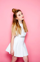 Sabrina Carpenter photo #