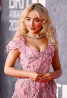 Sabrina Carpenter photo #