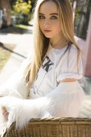 Sabrina Carpenter photo #