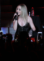 Sabrina Carpenter photo #
