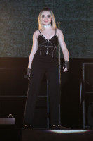 Sabrina Carpenter photo #