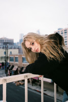 Sabrina Carpenter photo #