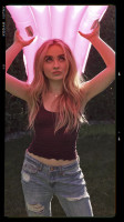 Sabrina Carpenter photo #
