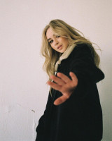 Sabrina Carpenter photo #