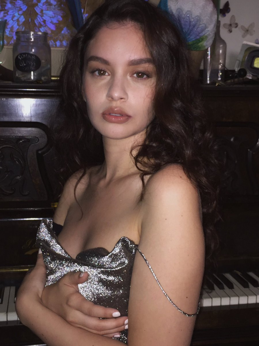 Sabrina Claudio: pic #1155619