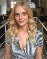 Samara Weaving photo #