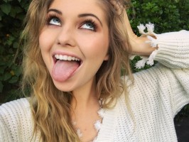 Sammi Hanratty photo #