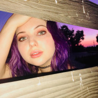 Sammi Hanratty photo #