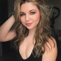 Sammi Hanratty photo #