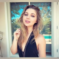 Sammi Hanratty photo #