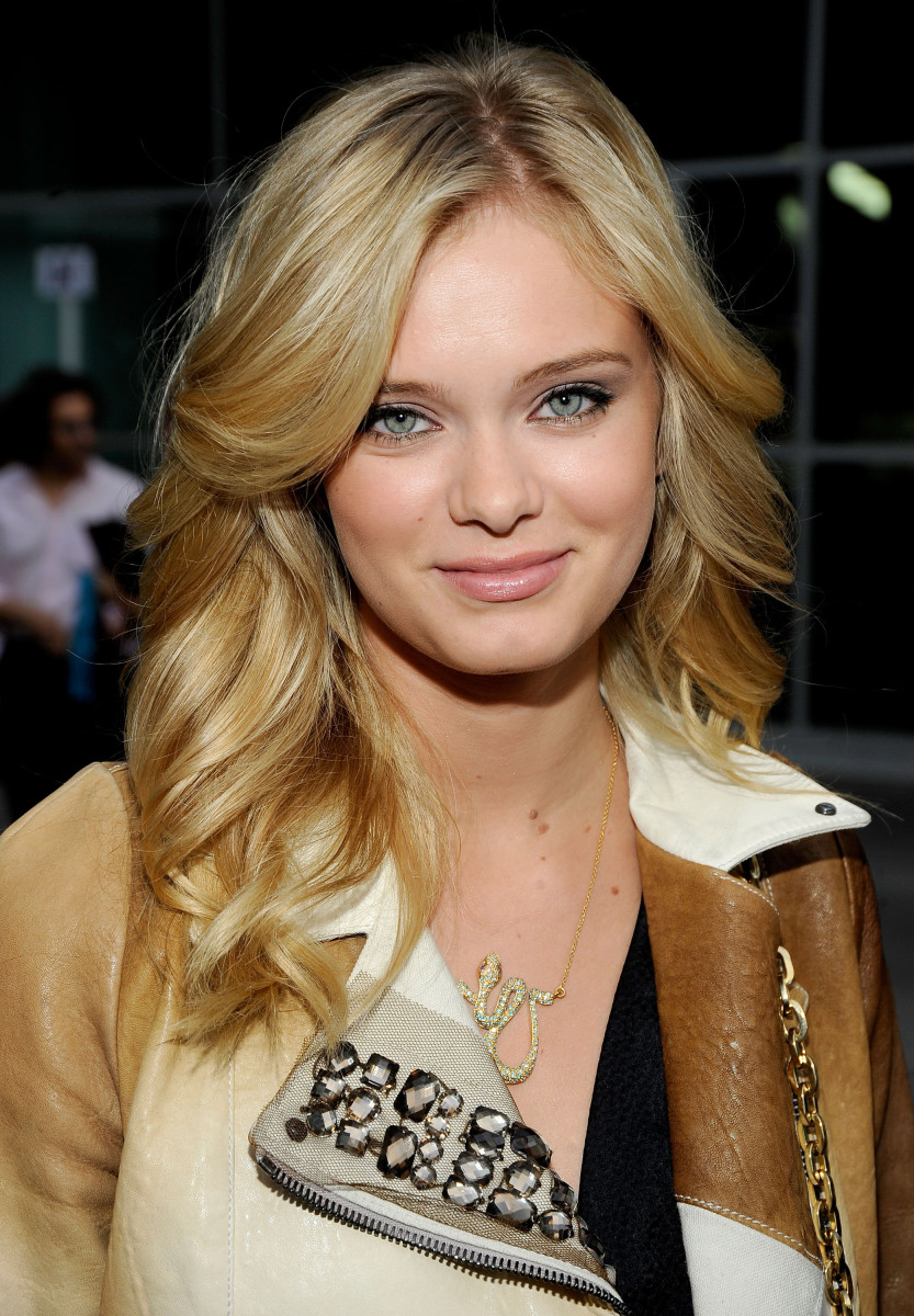 Sara Paxton: pic #226225