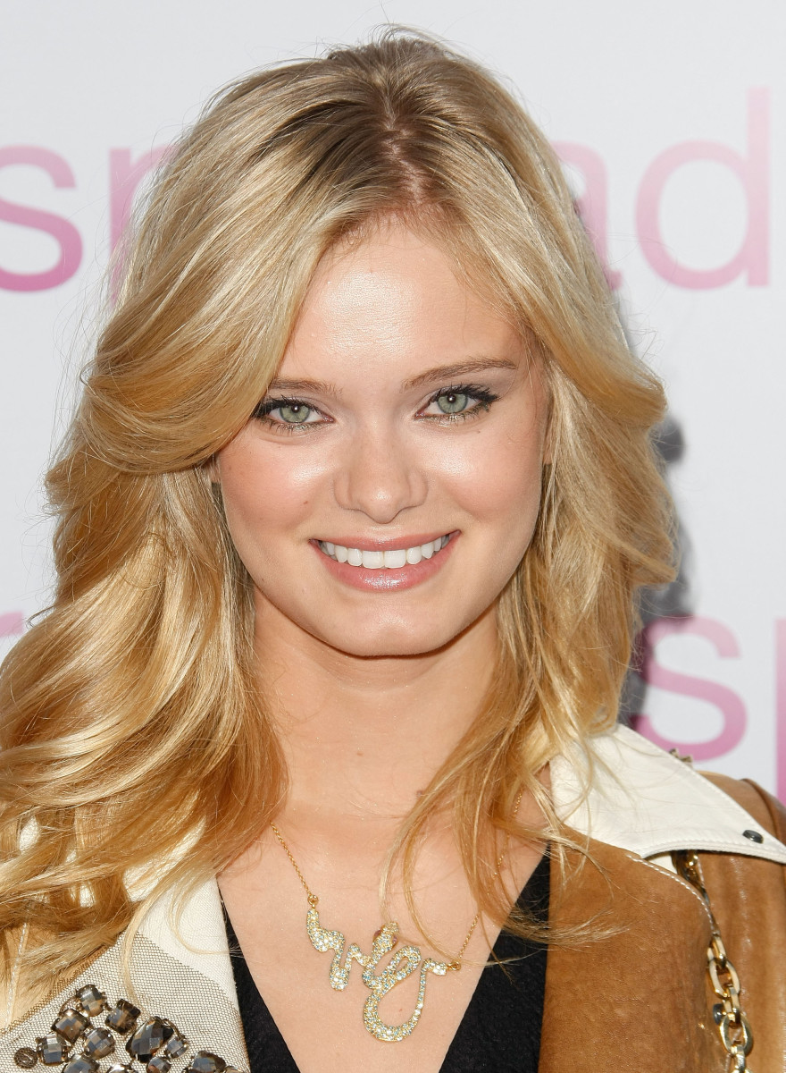 Sara Paxton: pic #226223