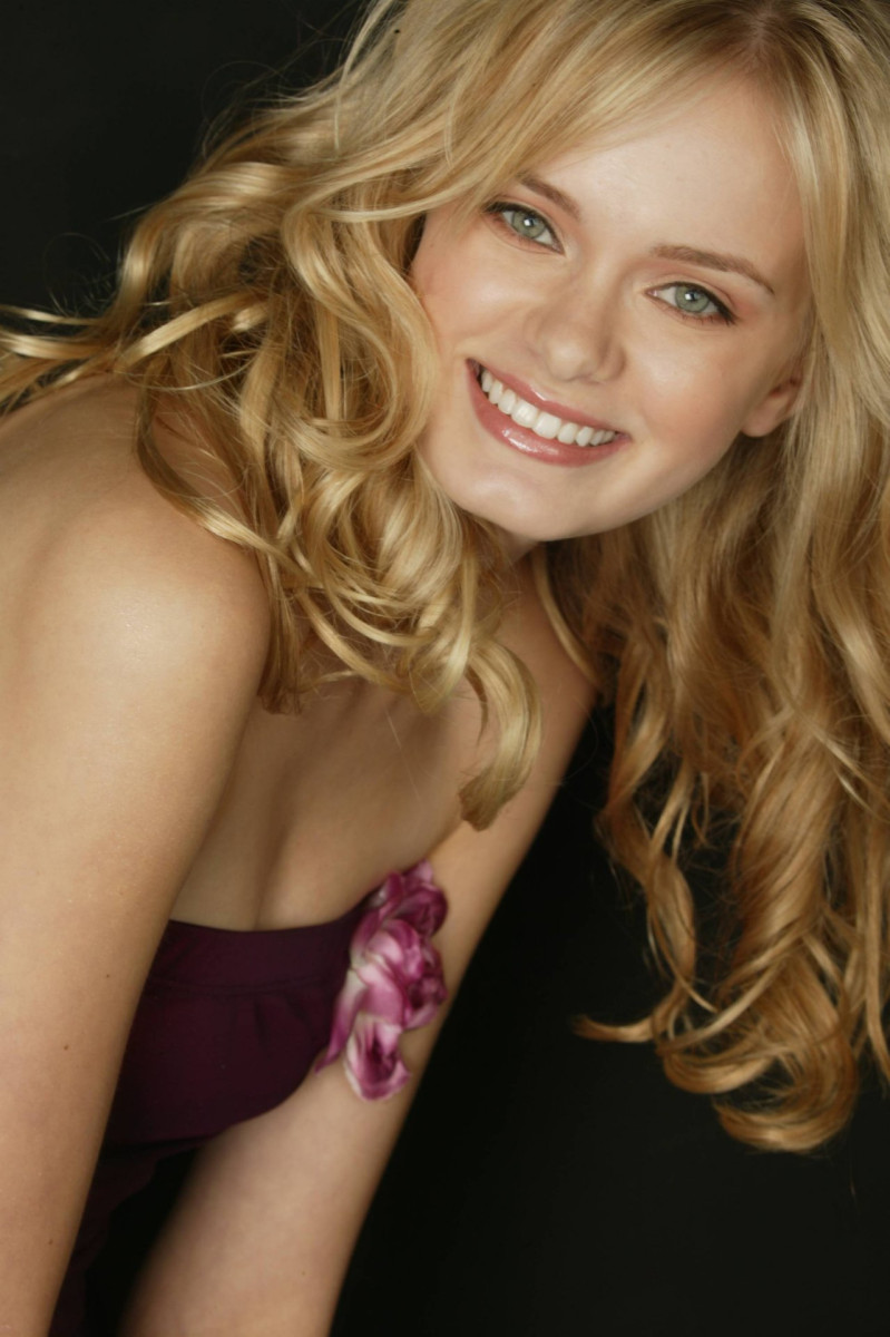 Sara Paxton: pic #191433