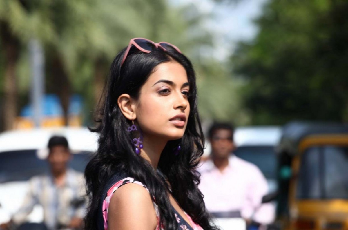 Sarah-Jane Dias : pic #494178