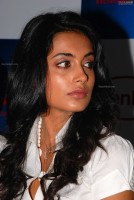 Sarah-Jane Dias  photo #