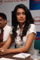 Sarah-Jane Dias  photo #