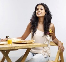 Sarah-Jane Dias  photo #