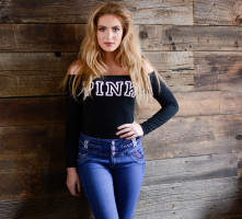 Saxon Sharbino photo #