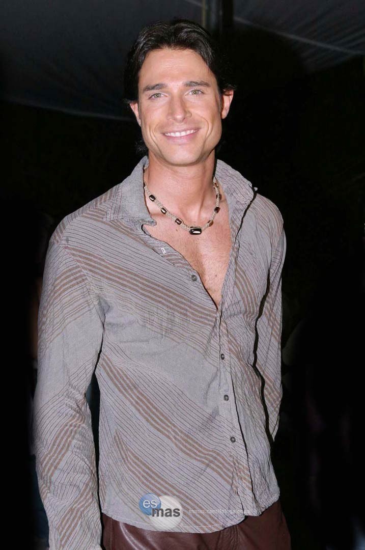 Sebastian Rulli : pic #523952