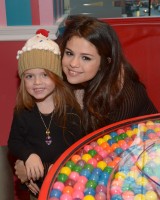 Selena Gomez photo #